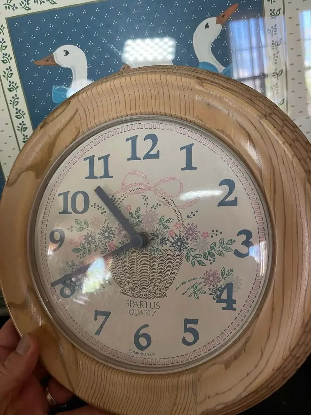 Vintage 1986 Spartus Quartz Hallmark Floral Basket Wall Clock
